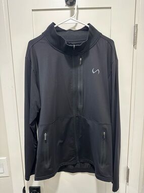 Men's Black Full-Zip Performance Jacket with Subtle Chest Logo